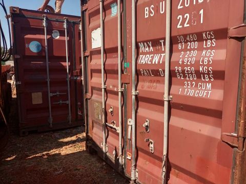 Vendo container marítimo 6 metros  67 9  *