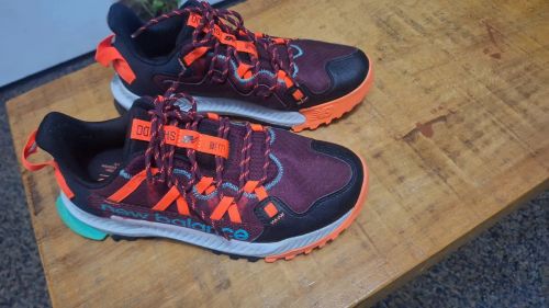 Tênis New Balance de Trail - Shando