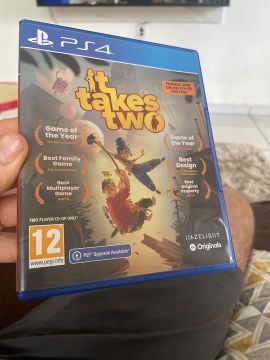 It Takes Two - PS4 - Novo