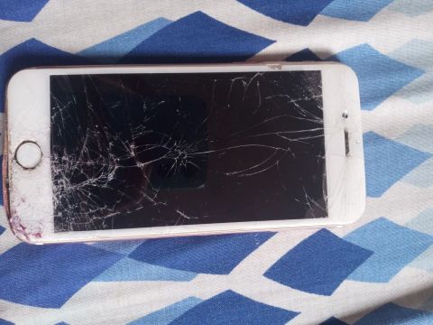 iPhone 6s quebrado 