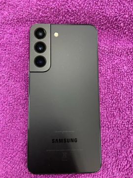 Vendo ou troco Samsung S22 impecável.