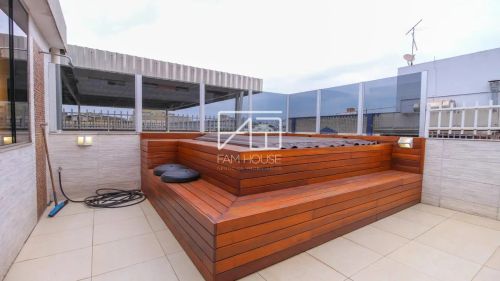 Cobertura à Venda com 4 Quartos, 1 Suíte e 2 Vagas