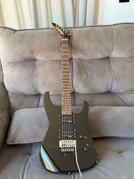 Guitarra Jackson Dinky JS32