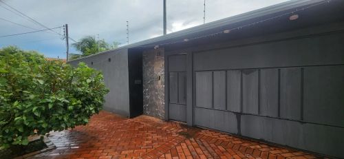 Casa no centro/Vila Rosa Pires. Amplo espaço! 