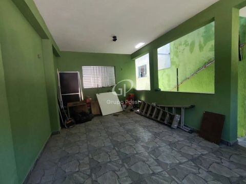 Casa recém reformada para locação.