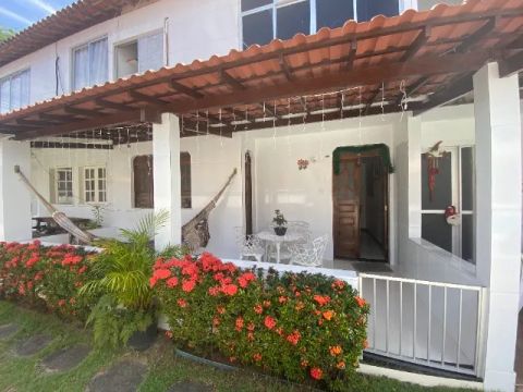 Casa 4/4(Amplos), Cond. Fechado com piscina, 150m²