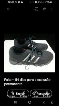 Tênis adidas 