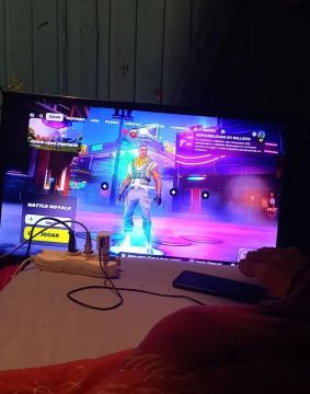 Xbox séries s Completo + 2 Controles + dock pra dois controles - Leia descrição