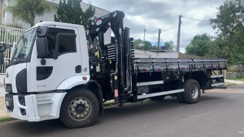 FORD CARGO 1719 ANO 2015 COM GUINDASTE ARGOS 16.5 NOVO