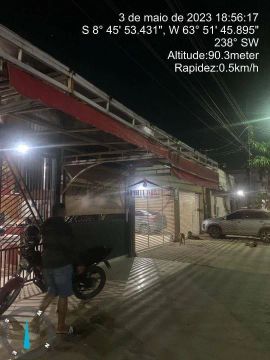 VENDO CASA E PONTO COMERCIAL NA AV ALEXANDRE GUIMARÃES.