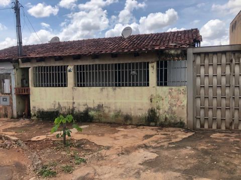 Casa a venda no Conj aero rancho 