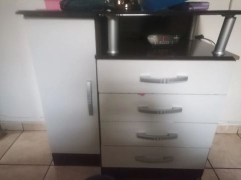 Rack com 4 gavetas