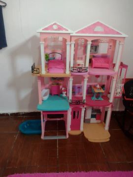 Casa de Bonecas Barbie - Diversão Garantida!