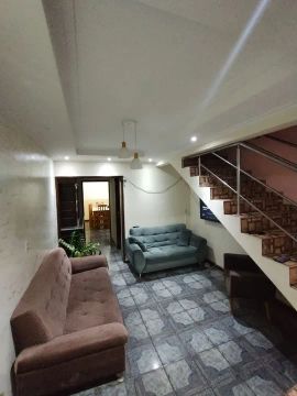 Ampla casa de 4 quartos e 2 andares| Conforto e espaco para você  e sua familia 