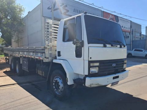 Cargo 1615 90 Truck Reduzido