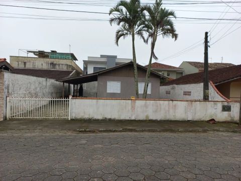 São Francisco do Sul-SC Praia de Enseada. Rua: Porto Alegre.Vendo! 450.000,00