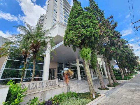 Apartamento de 3 dormitórios na Trindade