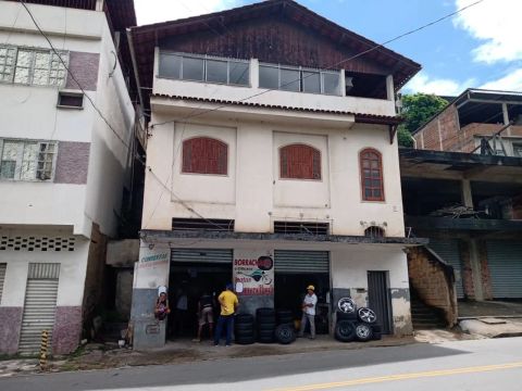 Oportunidade! Aberto à negociação! Casa com 3 andares em Cachoeiro