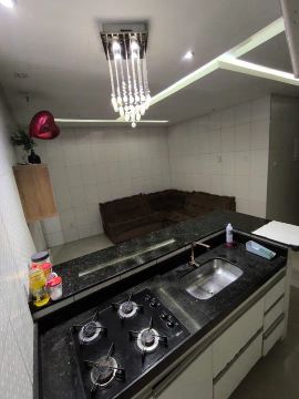 Alugo Apartamento Mobiliado Com Varanda no Porcelanato 