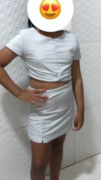 Conjunto cropped e saia branco