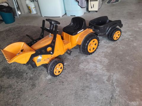 TRATOR INFANTIL DE PEDAL 