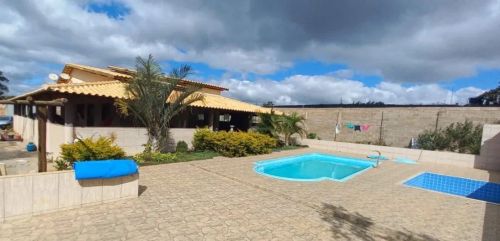 Casa com piscina 