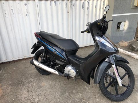 Vendo Honda Biz 125 cc. Ano 2017. Top da categoria 