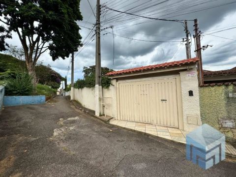 Casa com 3 dormitórios à venda, 294 m² por R$ 1.500.000,00 - Centro - Varginha/MG