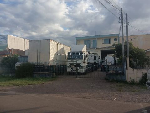 Barracão á venda em uma das melhores localização do bairro Boqueirão.* São 770m² de área t