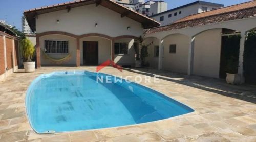 Casa em Rua Canadá - Guilhermina - Praia Grande/SP