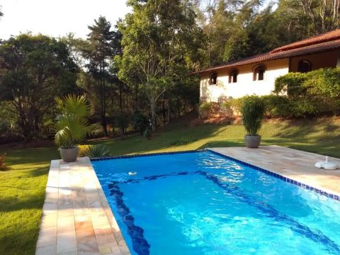 PATY DO ALFERES - belíssima chacara com 3 suites, piscina, espaço gourmet, porteira fechad