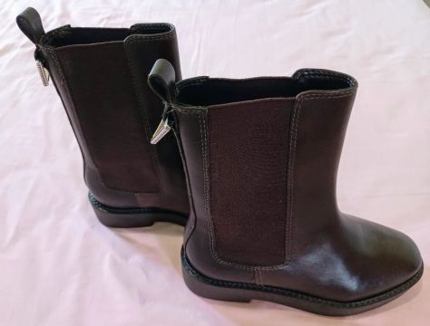 Botas de Couro Marrom Schutz 
