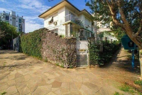 Casa de 3 dormitórios no Bairro Rio Branco.