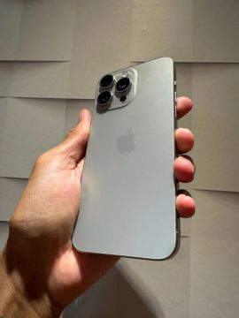 Venda ou troca 15 pro max 256gb  natural titanium impecável 