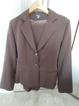 Conjunto feminino de Blazer e calça coe Marrom - Tamanho 44.