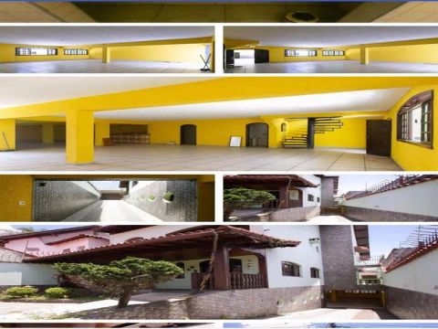 Sobrado com 498 m², Espaço Gourmet e quintal.