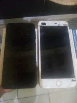 Dois Celulares com Tela Quebrada - Preço Negociável