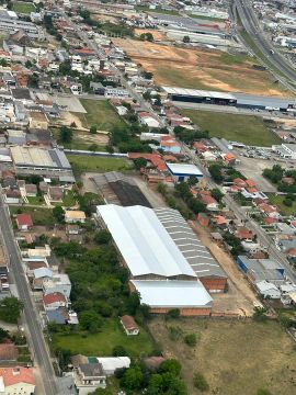 Aluga-se Galpão comercial ou industrial 