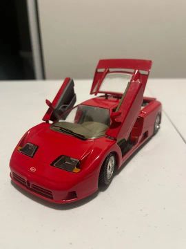 Bugatti EB110 1:24 - Bburago
