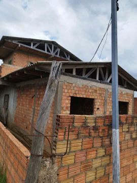 Casa em construção - Oportunidade!