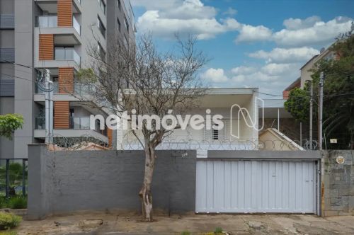 Casa residencial para aluguel no bairro Carmo com 300 m² e 12 dormitórios/quartos.