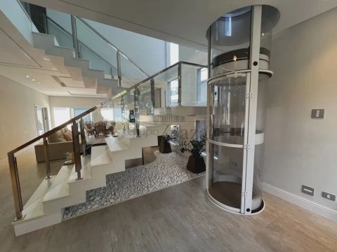 Casa no Jardim do Golf II com elevador