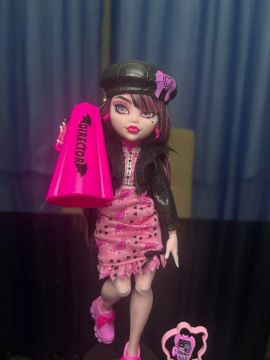 Monster High G3 Draculaura Fearbook