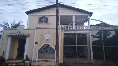 Casa com 3 quartos em ótima localização
