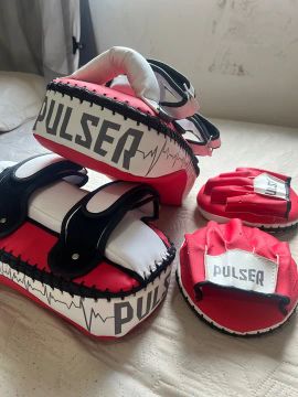 Par de Pads de Treinamento para Muay Thai Pulser