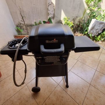 Churrasqueira a Gás Char-Broil Classic