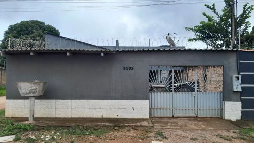Vendo casa 150 mil com 1 apartamentos alugado no valor  de 450 reais  