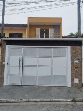 Imóvel para aluguel possui 200 metros quadrados com 3 quartos em Mogi Moderno - Mogi das C