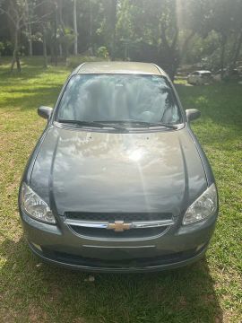Corsa Classic 1.0 pouco usado 