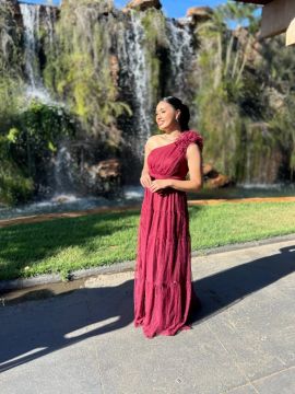 Vendo vestido de festa na cor marsala, usado uma única vez.